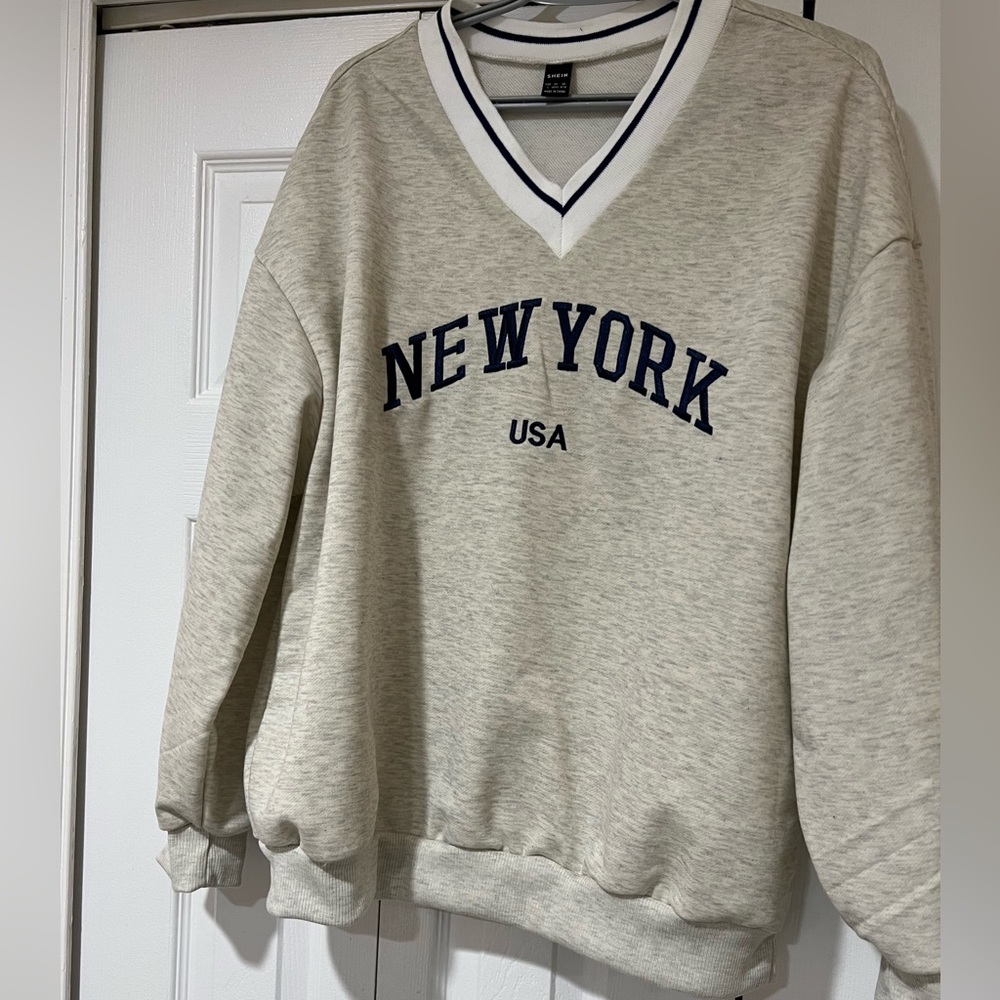 New York V Neck Sweatshirt